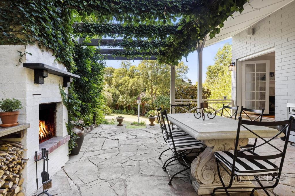 17a St Johns Lane, Mount Eliza, VIC 3930