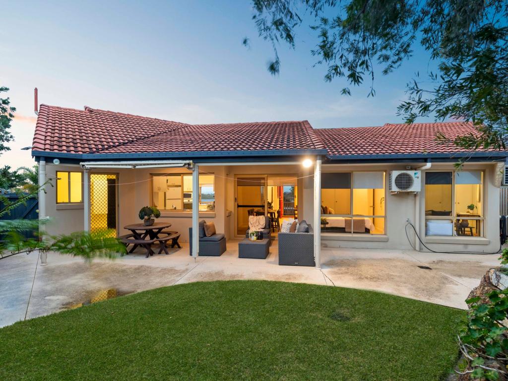 16 Rembrandt St, Carina, QLD 4152