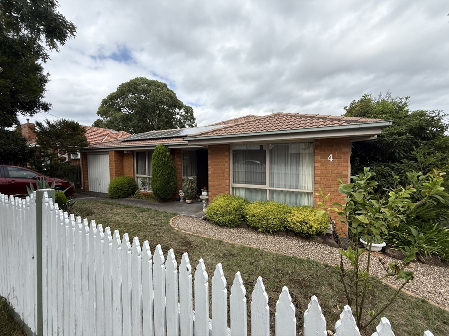 1/4 Springfield Rd, Blackburn, VIC 3130