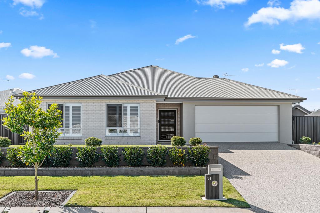 31 MATARANKA CCT, NIKENBAH, QLD 4655