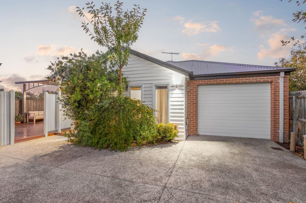 2/27 Kalimna St, Hamlyn Heights, VIC 3215