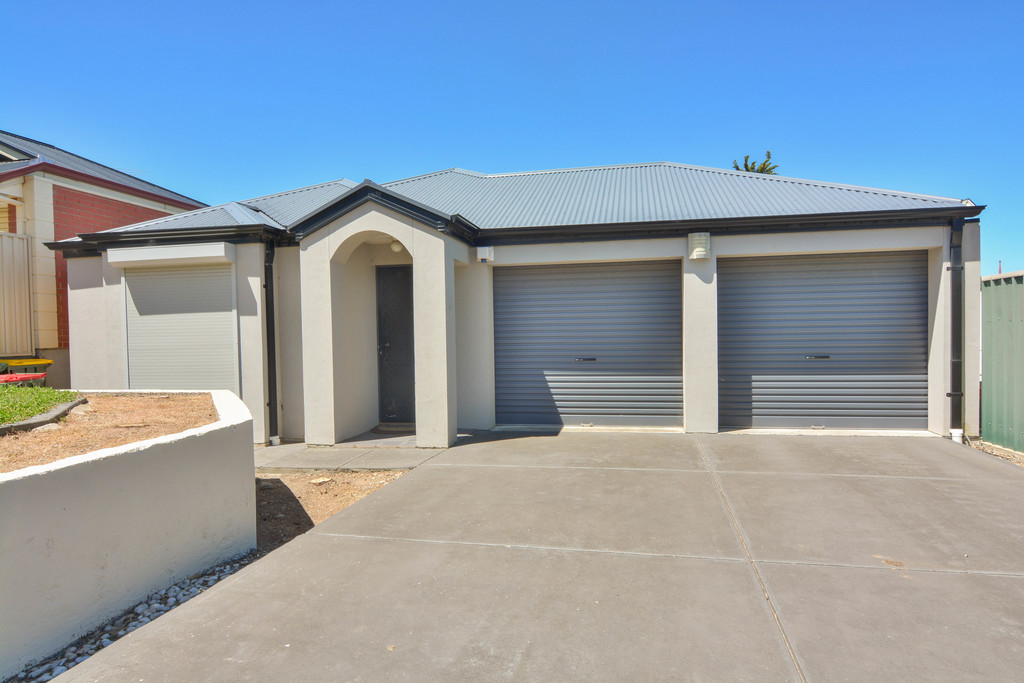 8 Bishops Hill Rd, Happy Valley, SA 5159