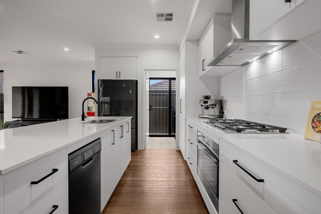 23 Ashford St, Aveley, WA 6069