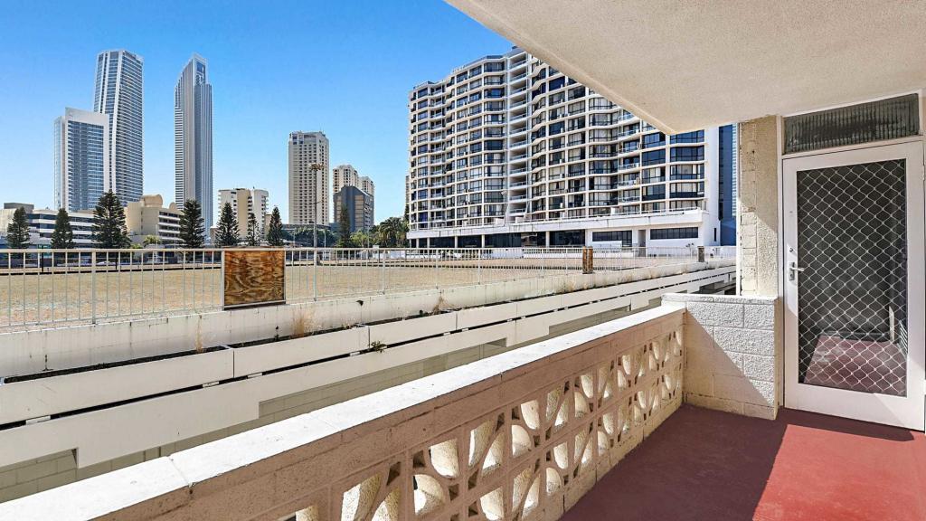 2/59 Peninsular Dr, Surfers Paradise, QLD 4217