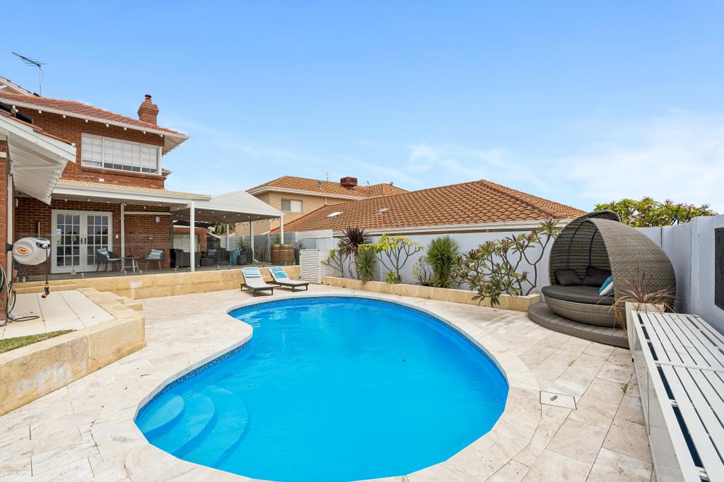 120 Castlecrag Dr, Kallaroo, WA 6025