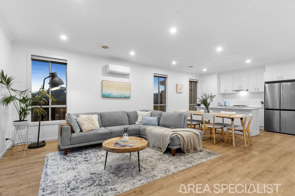 3/2 Stockhaven Cct, Langwarrin, VIC 3910