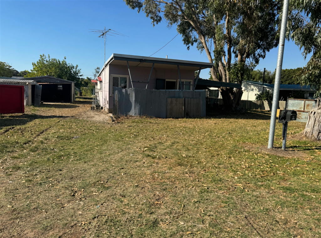 2 Roy Rd, Coodanup, WA 6210