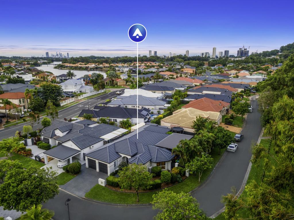 4 Stingray Cres, Burleigh Waters, QLD 4220