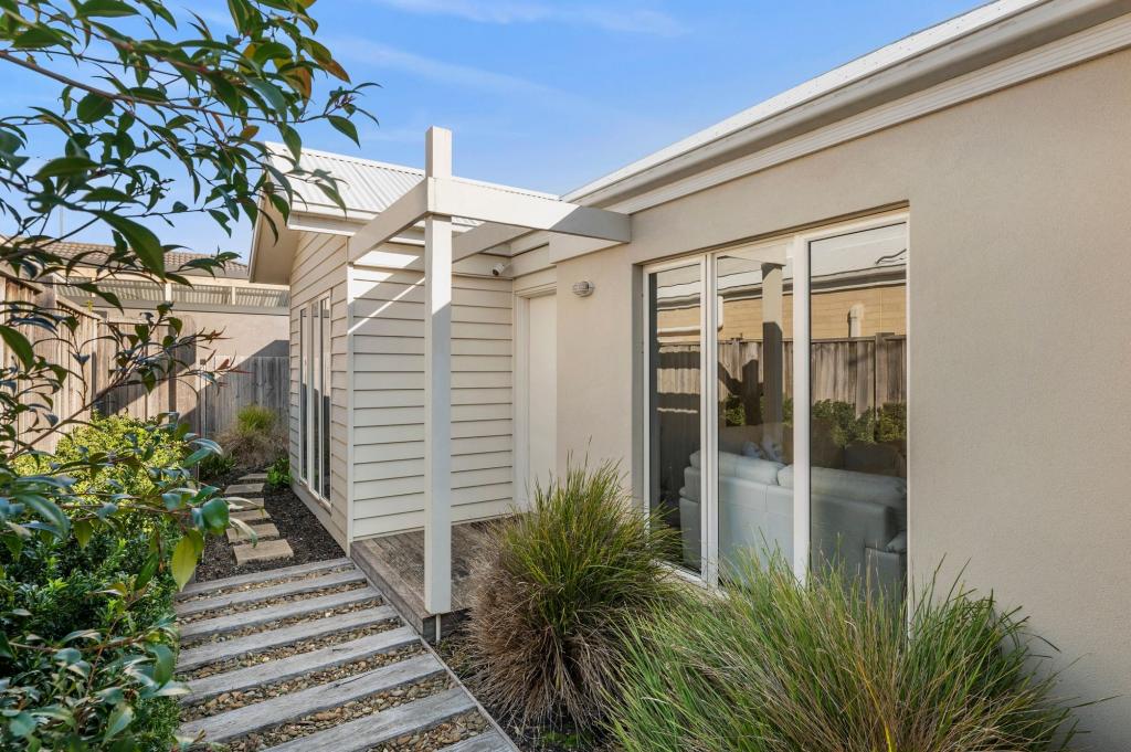 2/15 Amberwood Way, Ocean Grove, VIC 3226