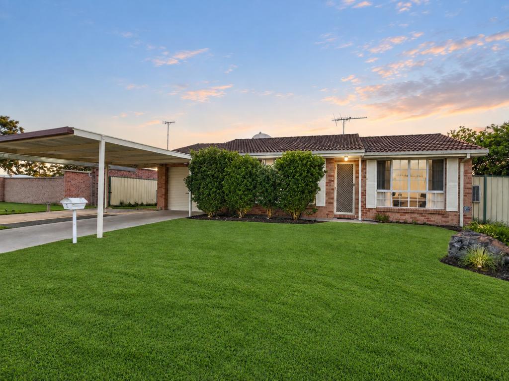 4 Wyperfeld Pl, Bow Bowing, NSW 2566