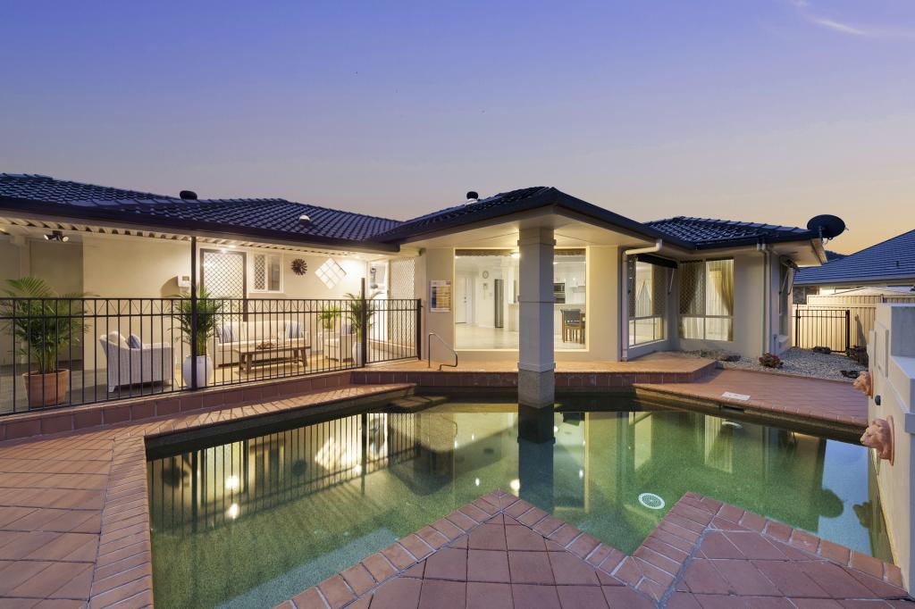 15 WISTERIA CL, COFFS HARBOUR, NSW 2450