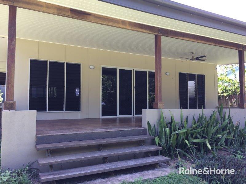 100 Marine Pde, Newell, QLD 4873