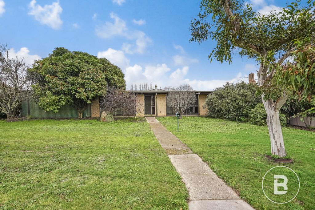 11 WARBURTON ST, BEAUFORT, VIC 3373