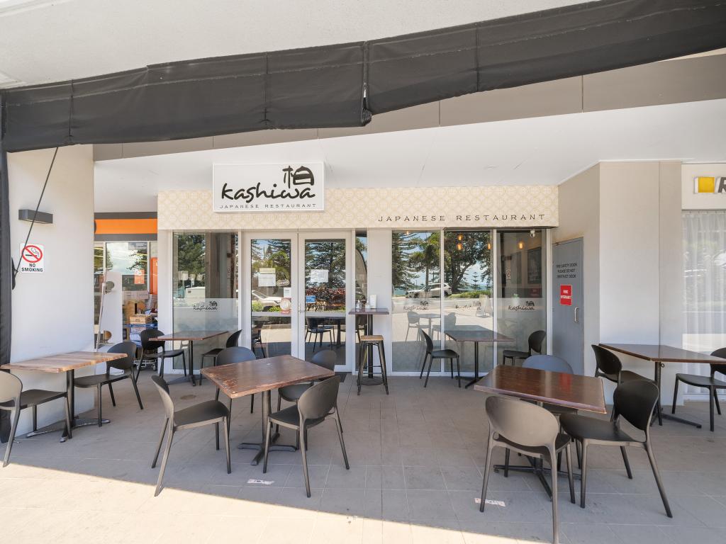 202/113 LANDSBOROUGH AVE, SCARBOROUGH, QLD 4020