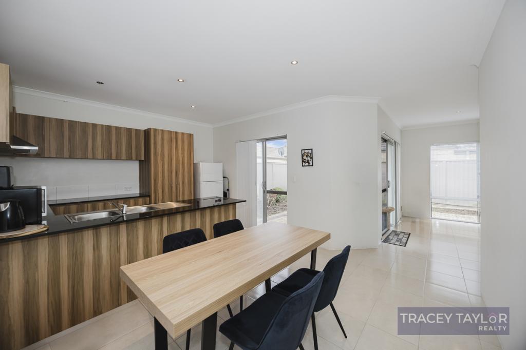 24 HOLLYFORD PDE, BUTLER, WA 6036