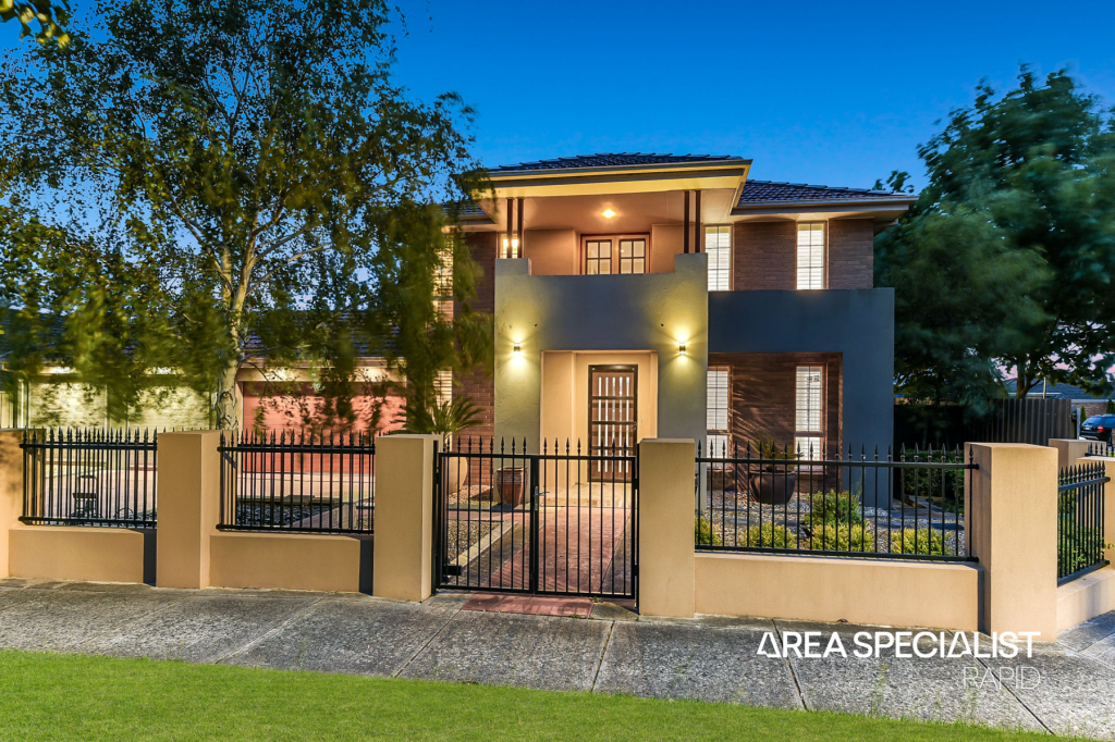18 Bronson Cct, Cranbourne North, VIC 3977
