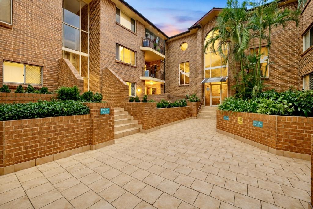 13/8 WEIGAND AVE, BANKSTOWN, NSW 2200