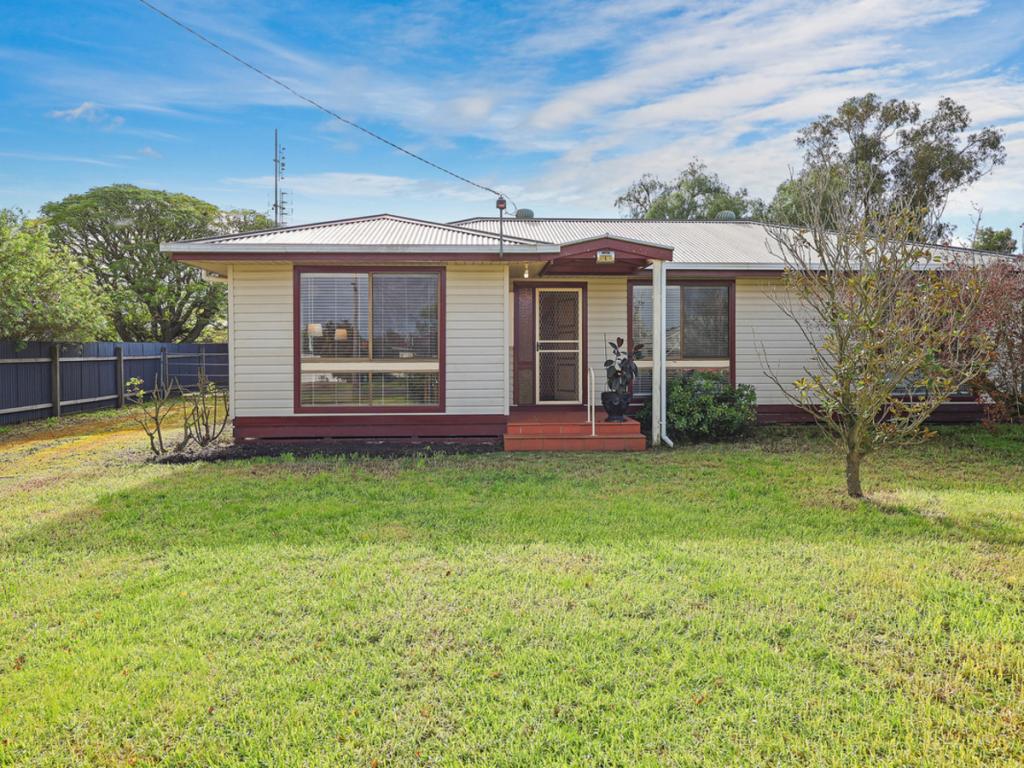 4 Townsend St, Mortlake, VIC 3272