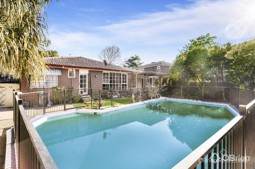 24 NANCY ST, CHELTENHAM, VIC 3192