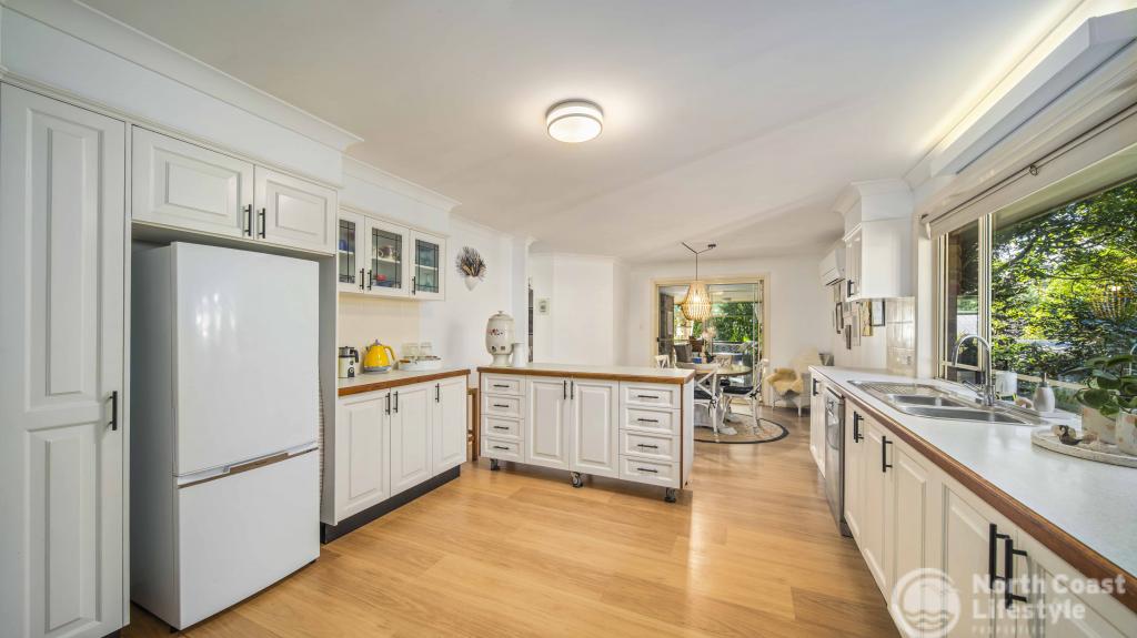 21 Orana Rd, Ocean Shores, NSW 2483