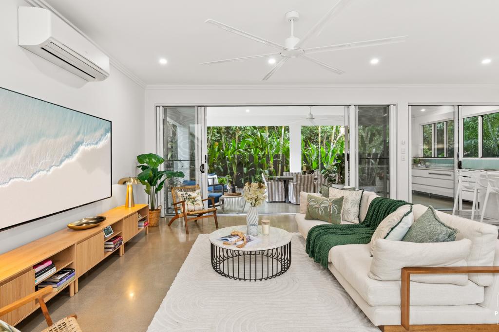 18 Turtle Cl, Clifton Beach, QLD 4879