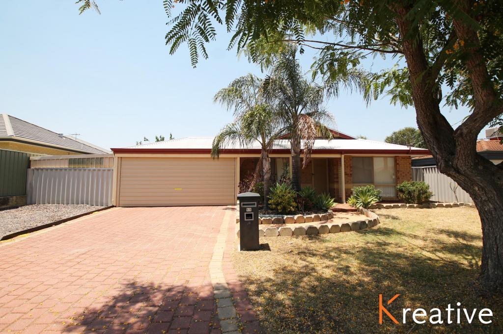 11 CARAKINE GR, THORNLIE, WA 6108