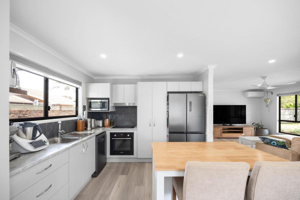 15 Edna St, Currimundi, QLD 4551