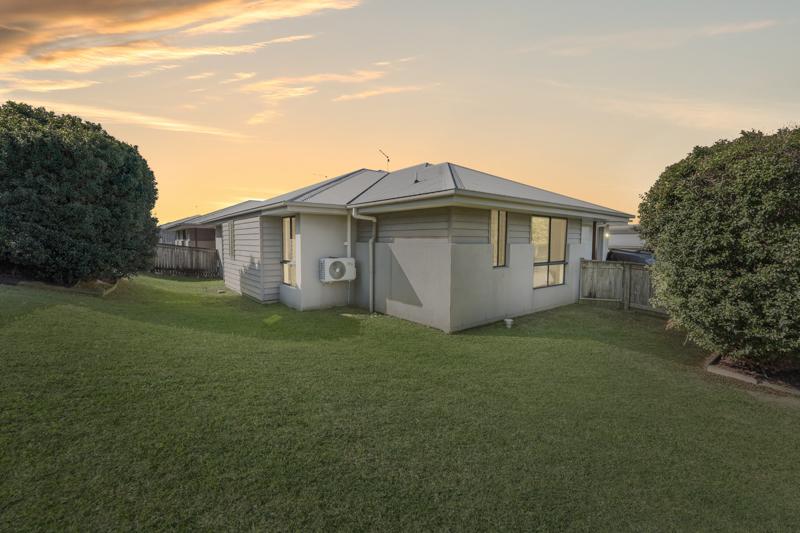 1 & 2/8 Bonney St, Rural View, QLD 4740