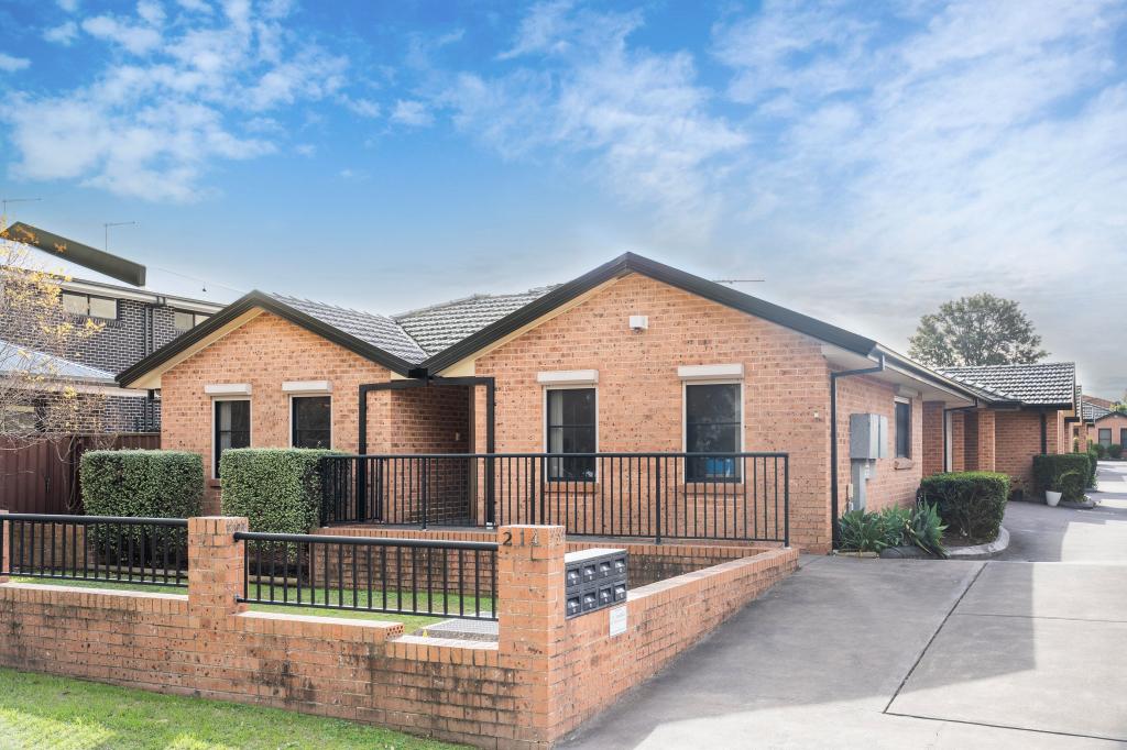 1/214 Brenan St, Smithfield, NSW 2164