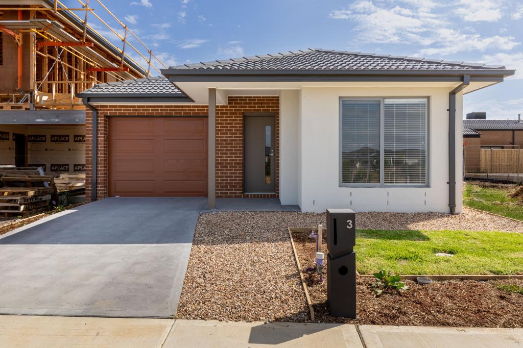 3 Growling Grass Dr, Clyde North, VIC 3978