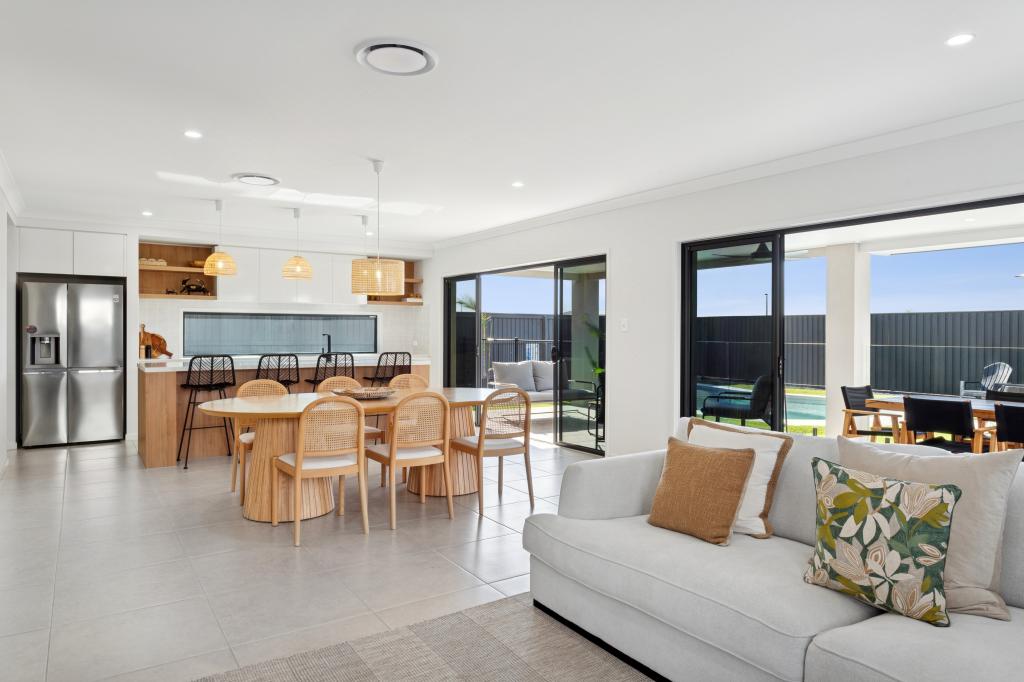 13 Poinciana Ave, Nirimba, QLD 4551