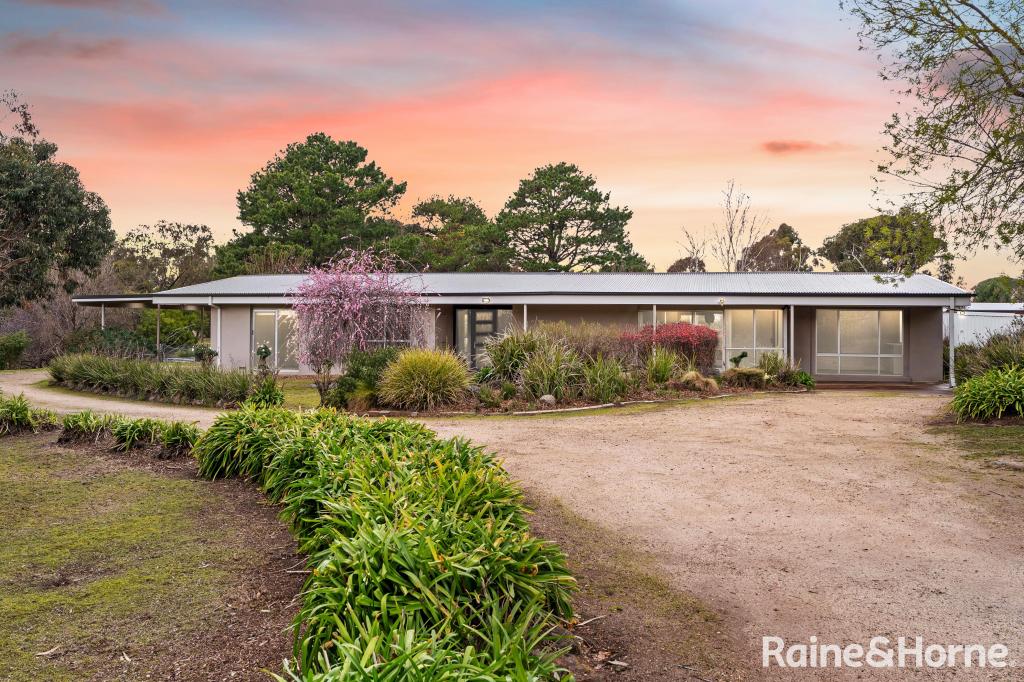 64 Whittakers Lane, Riddells Creek, VIC 3431