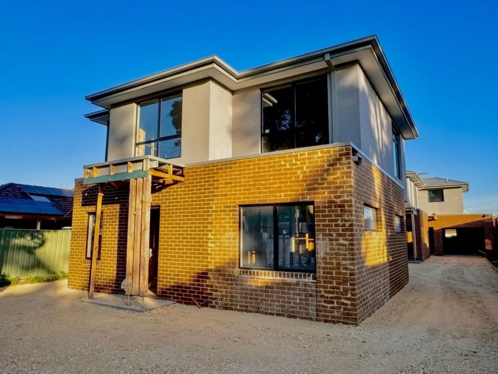 1&3/79 Berkshire Rd, Sunshine North, VIC 3020