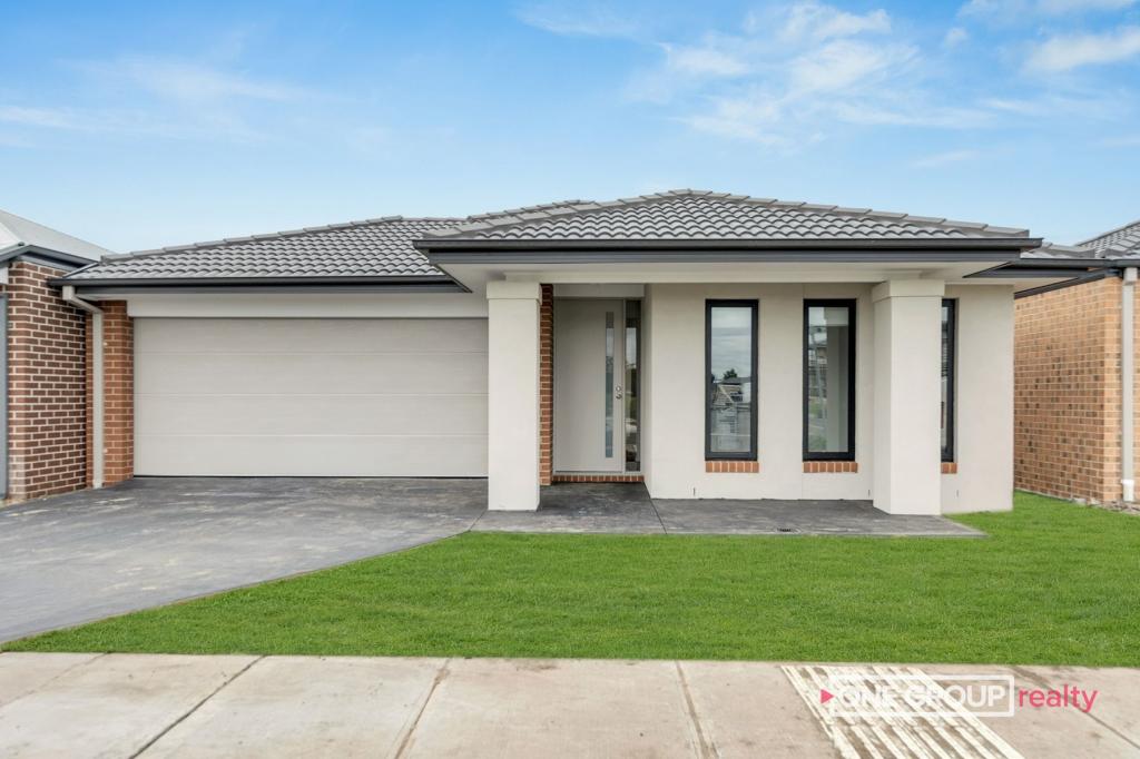 16 BUANGOR AVE, WOLLERT, VIC 3750