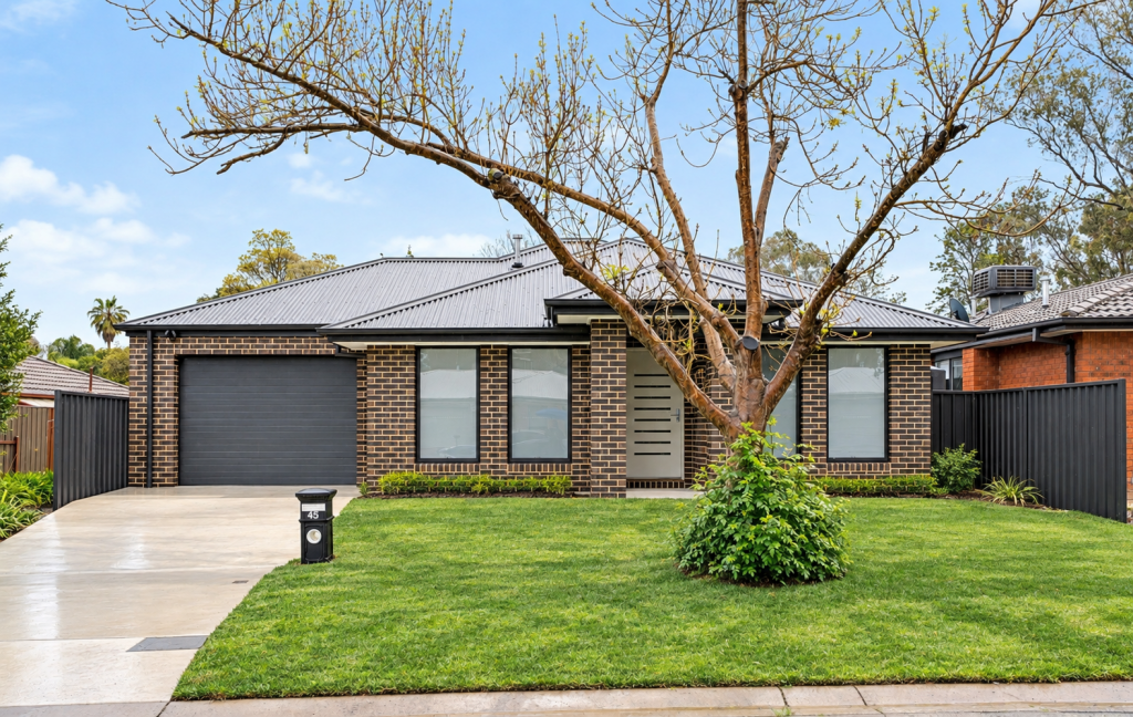 45 HOTHAM CCT, THURGOONA, NSW 2640