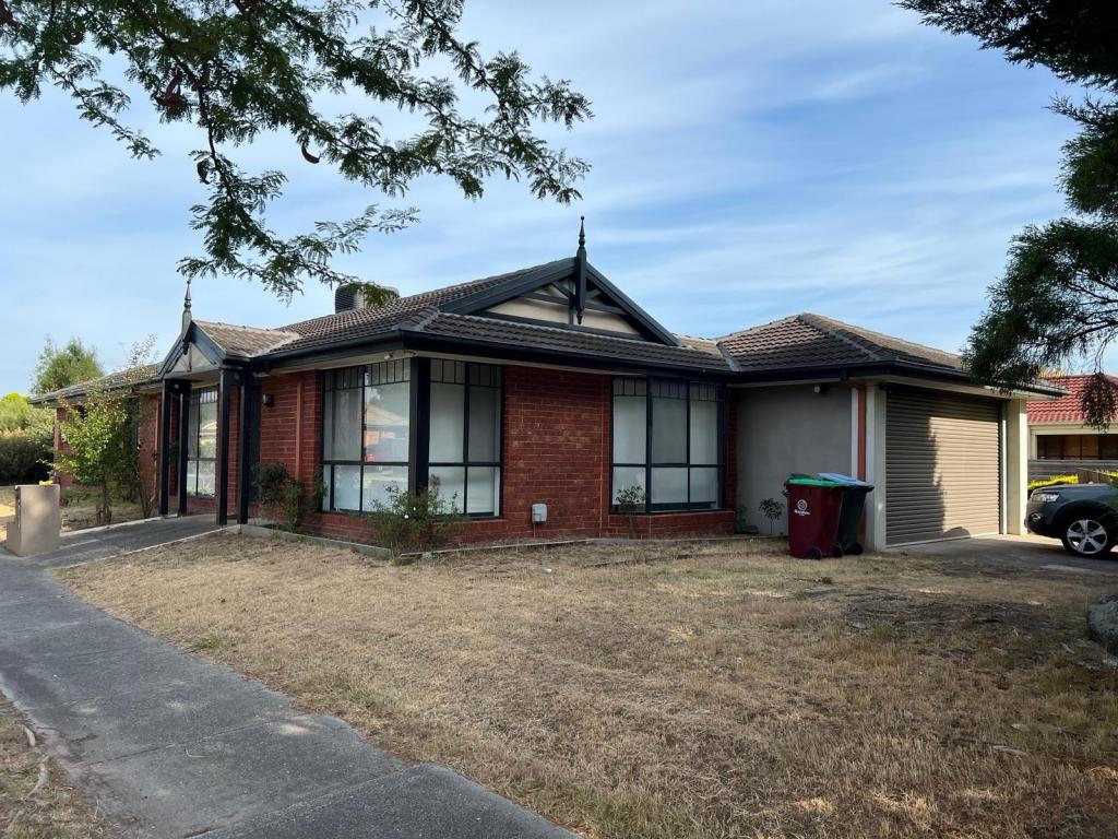 5 ENGLAND WALK, NARRE WARREN SOUTH, VIC 3805