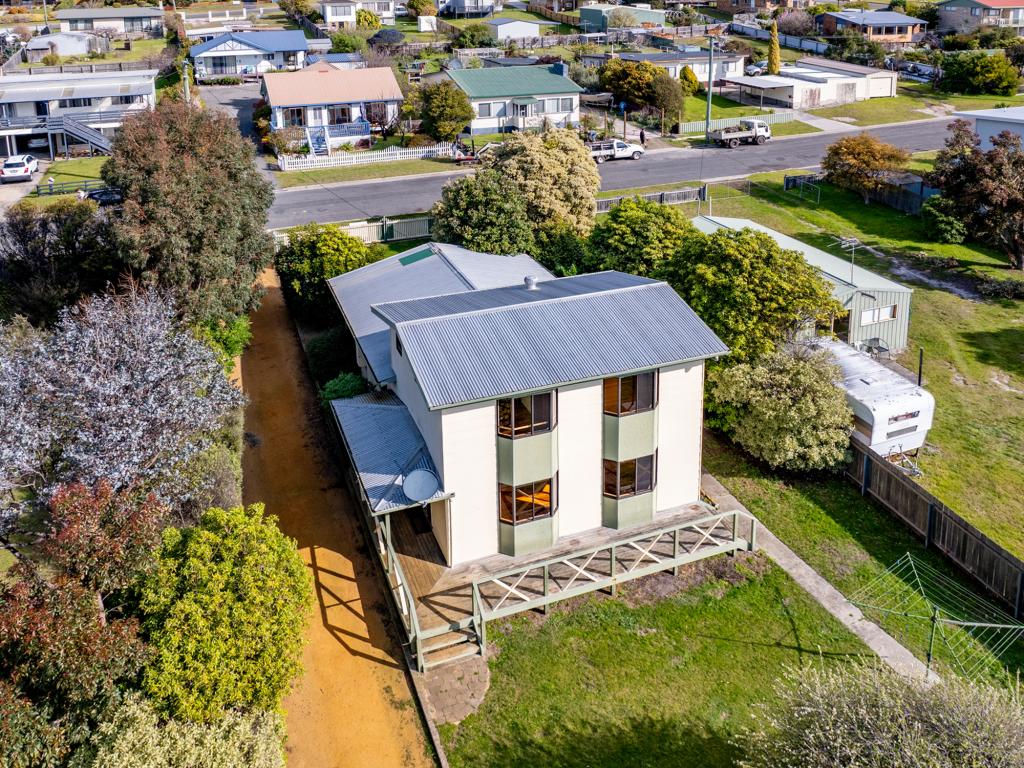 11 BANKSIA ST, BICHENO, TAS 7215