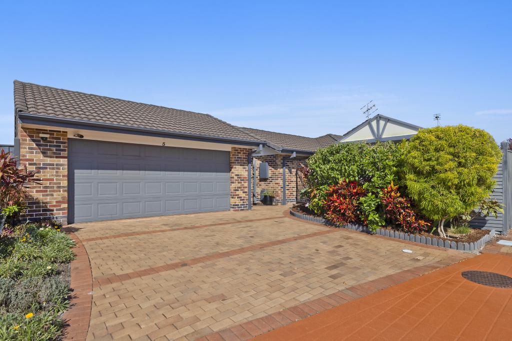 5 Balmoral Walk (Wanda Court), Banora Point, NSW 2486