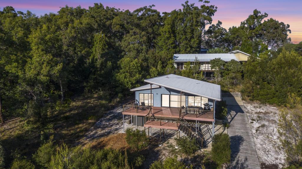 858 KINGFISHER HEIGHTS DR, FRASER ISLAND, QLD 4581