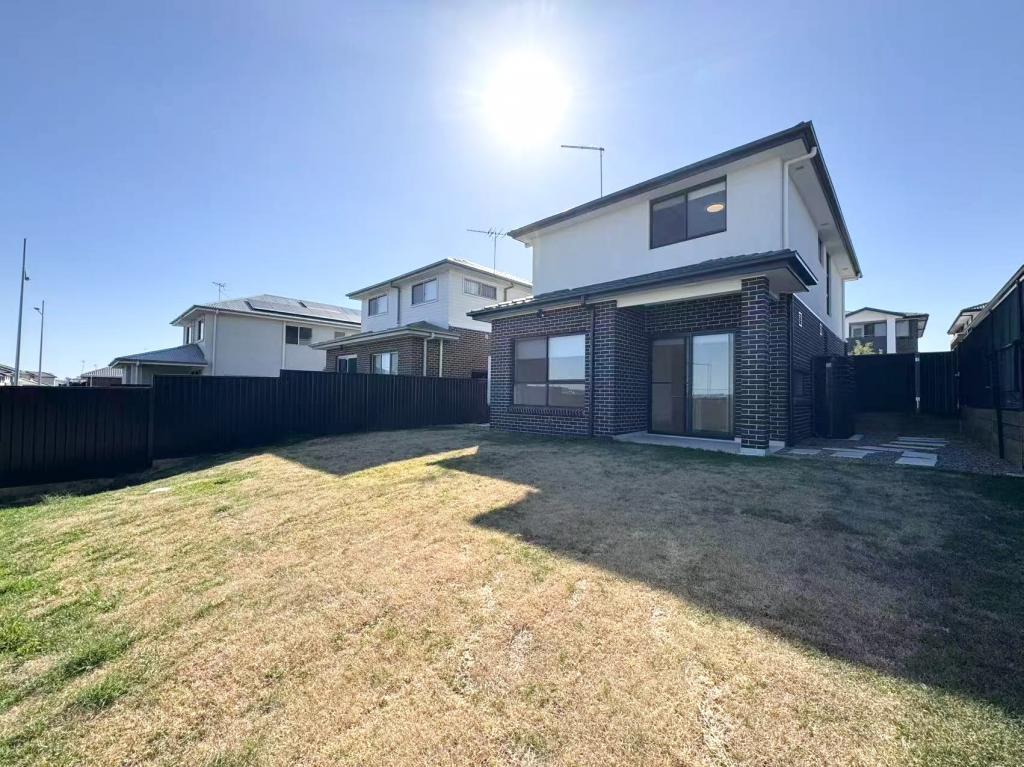 6 Fuyu St, Cobbitty, NSW 2570