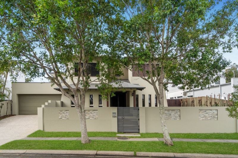 104 Compass Dr, Biggera Waters, QLD 4216