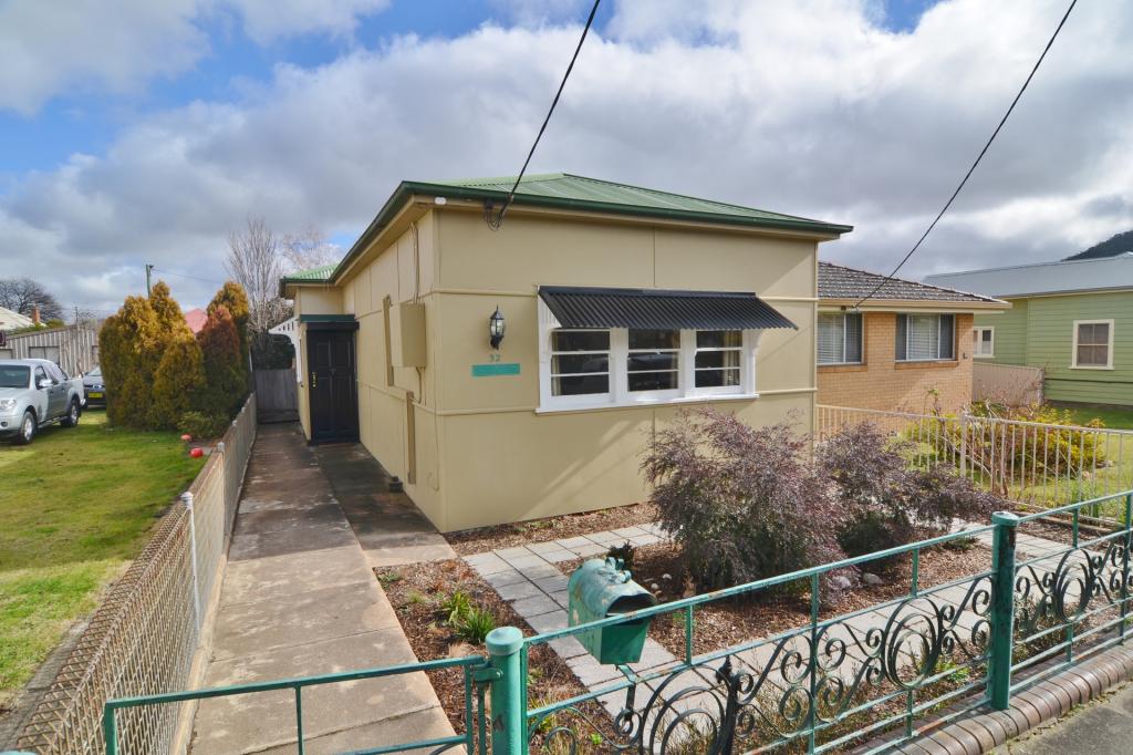 32 Calero St, Lithgow, NSW 2790