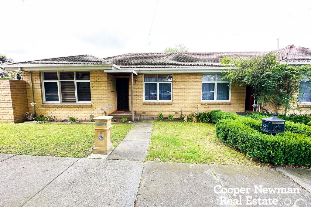 12 WARREN ST, BURWOOD, VIC 3125