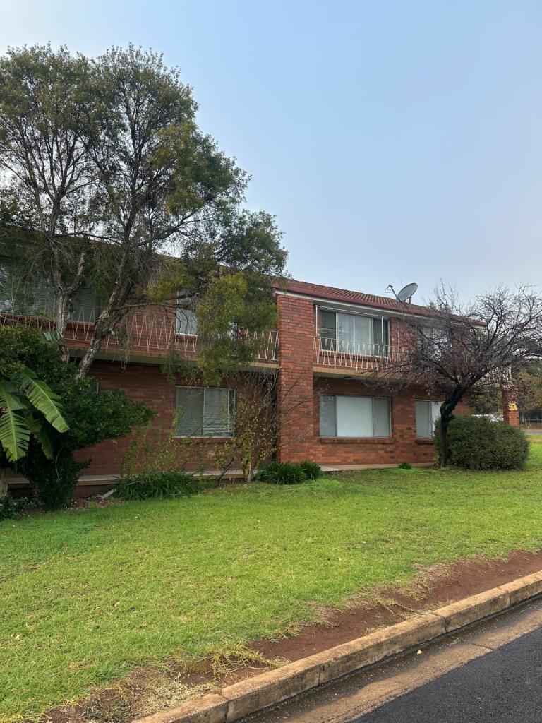 4/106 Benerembah St, Griffith, NSW 2680