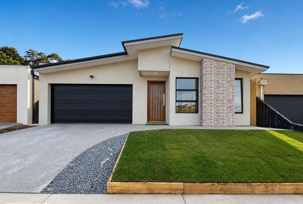 22 Adelong Way, Bacchus Marsh, VIC 3340