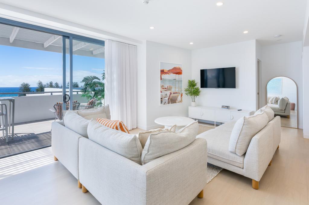 1140/1 Ocean St, Burleigh Heads, QLD 4220