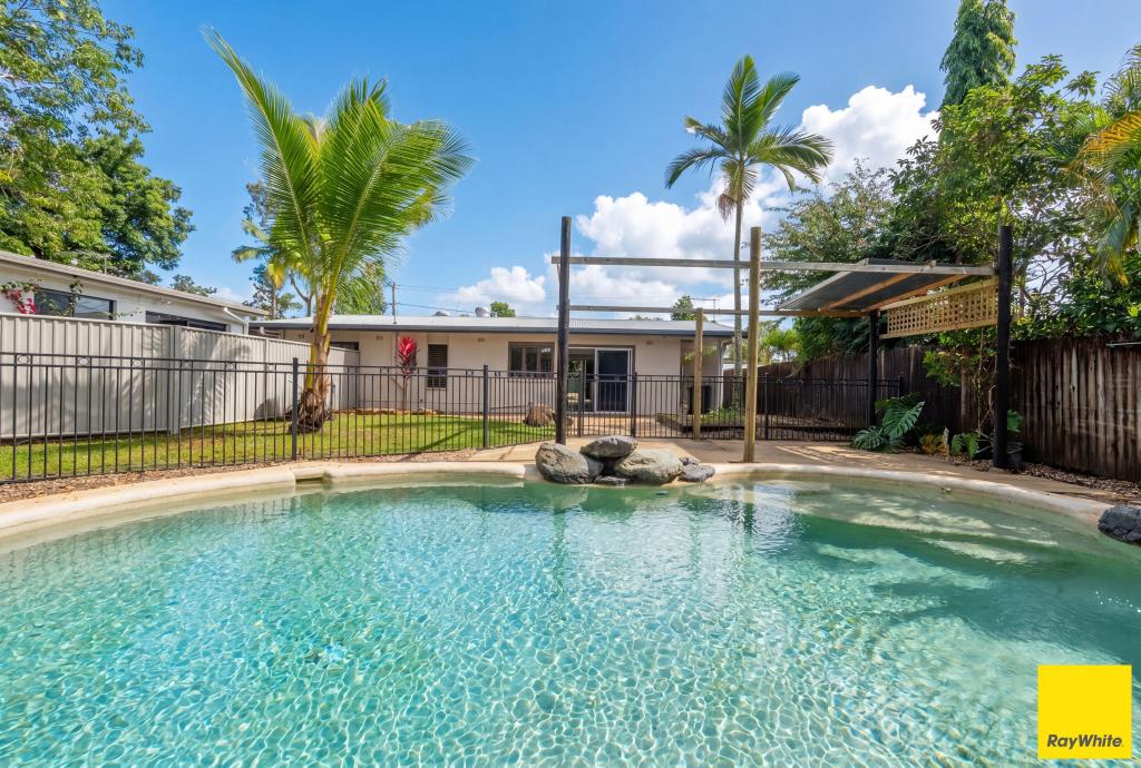 1/8 Mimosa St, Holloways Beach, QLD 4878