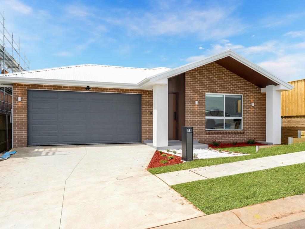 13 Skyline St, Menangle Park, NSW 2563