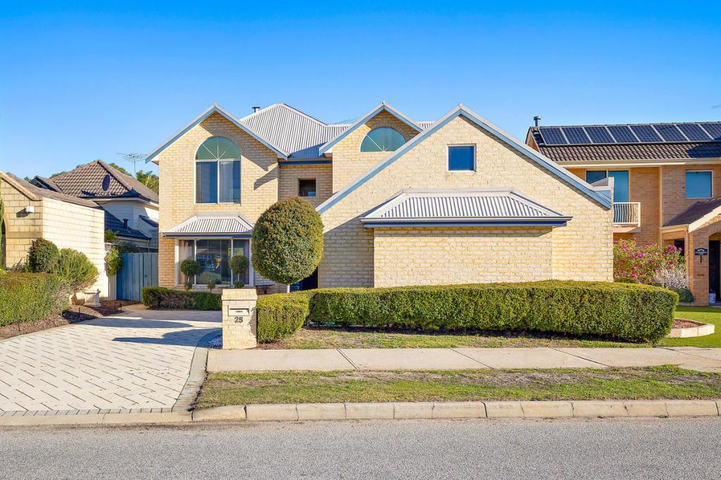25 Chatsworth Gte, Canning Vale, WA 6155