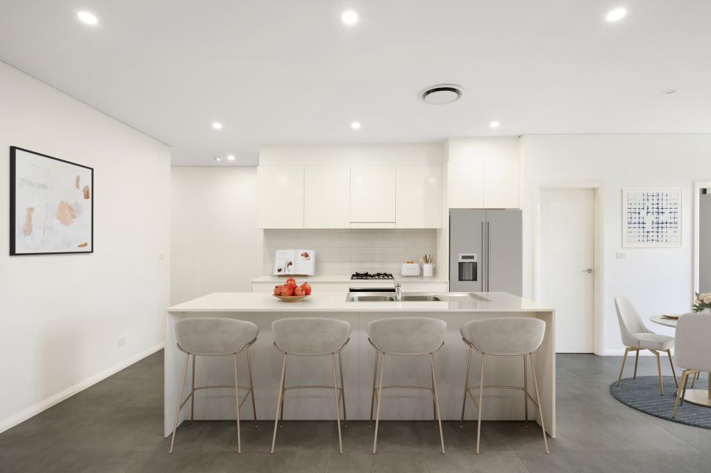 2/280 NEWBRIDGE RD, MOOREBANK, NSW 2170